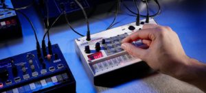 dj mezclando