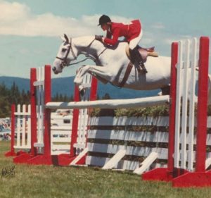 Linda Blair montando a caballo