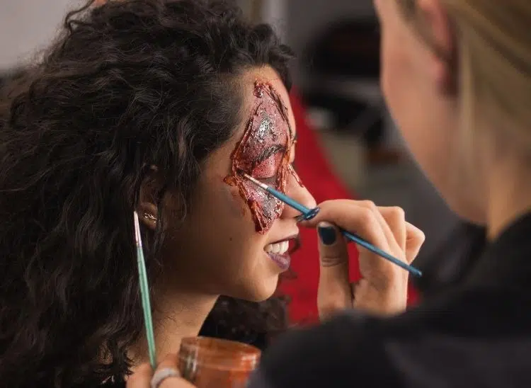 diferencias-maquillaje-efectos-caracterizacion-artistico