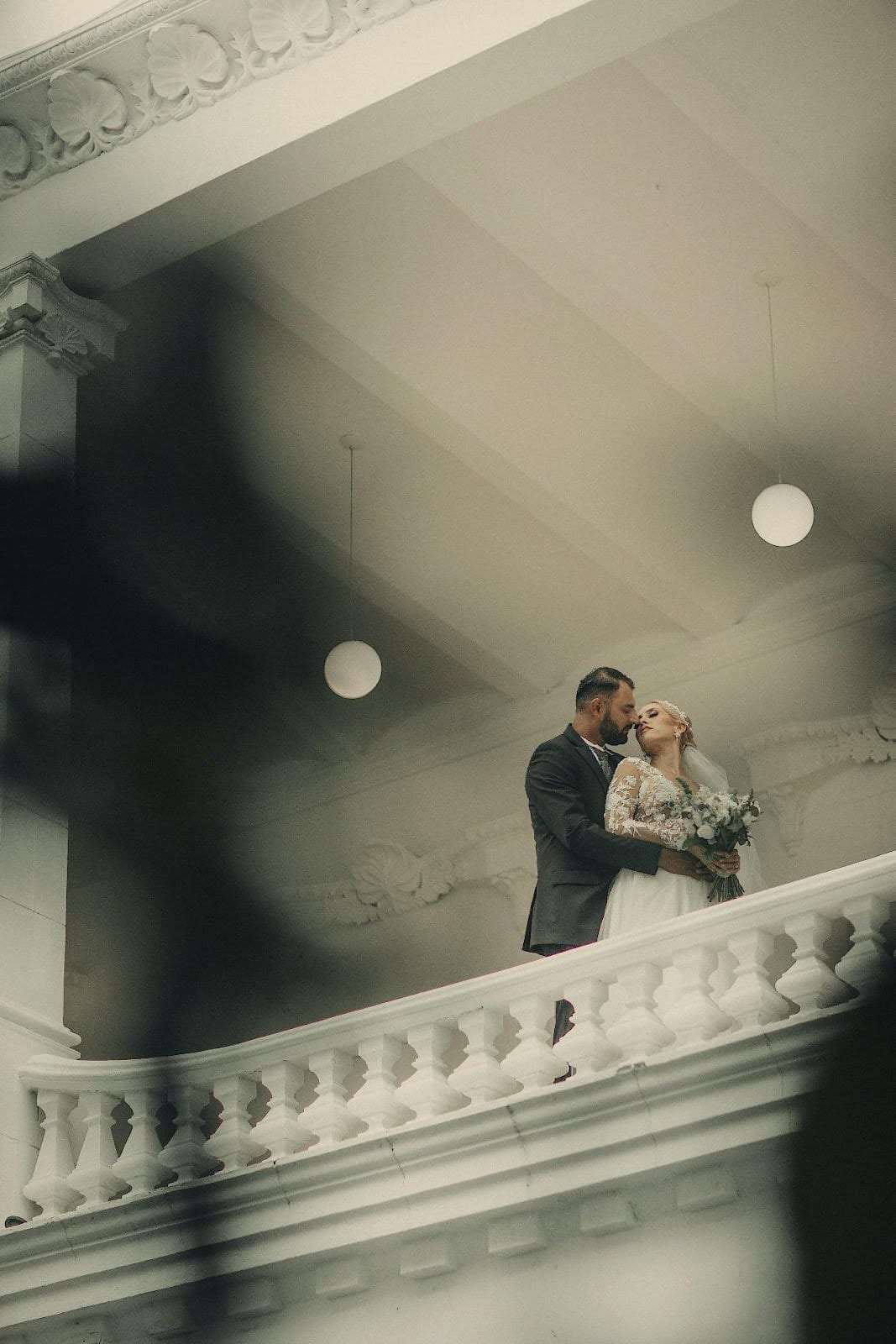 Pareja de novios en su sesi&oacute;n de fotos para la boda
