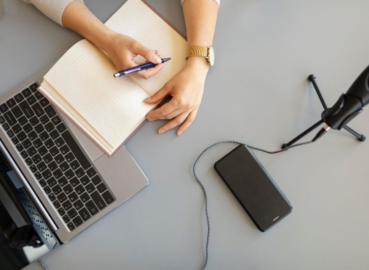 diferencia entre género y formato, ¿Cómo hacer guiones para YouTube?