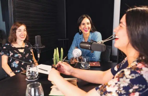 elegir-microfono-muertos-crew